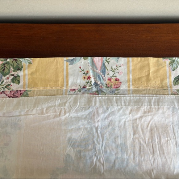 CROSCILL Vintage Floral Curtain Panels (2) - Cottagecore Bedroom Decor - Picture 7 of 9